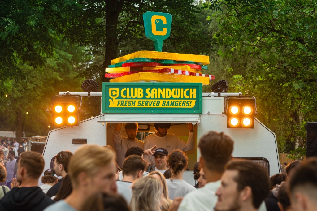 Club Sandwich Caravan